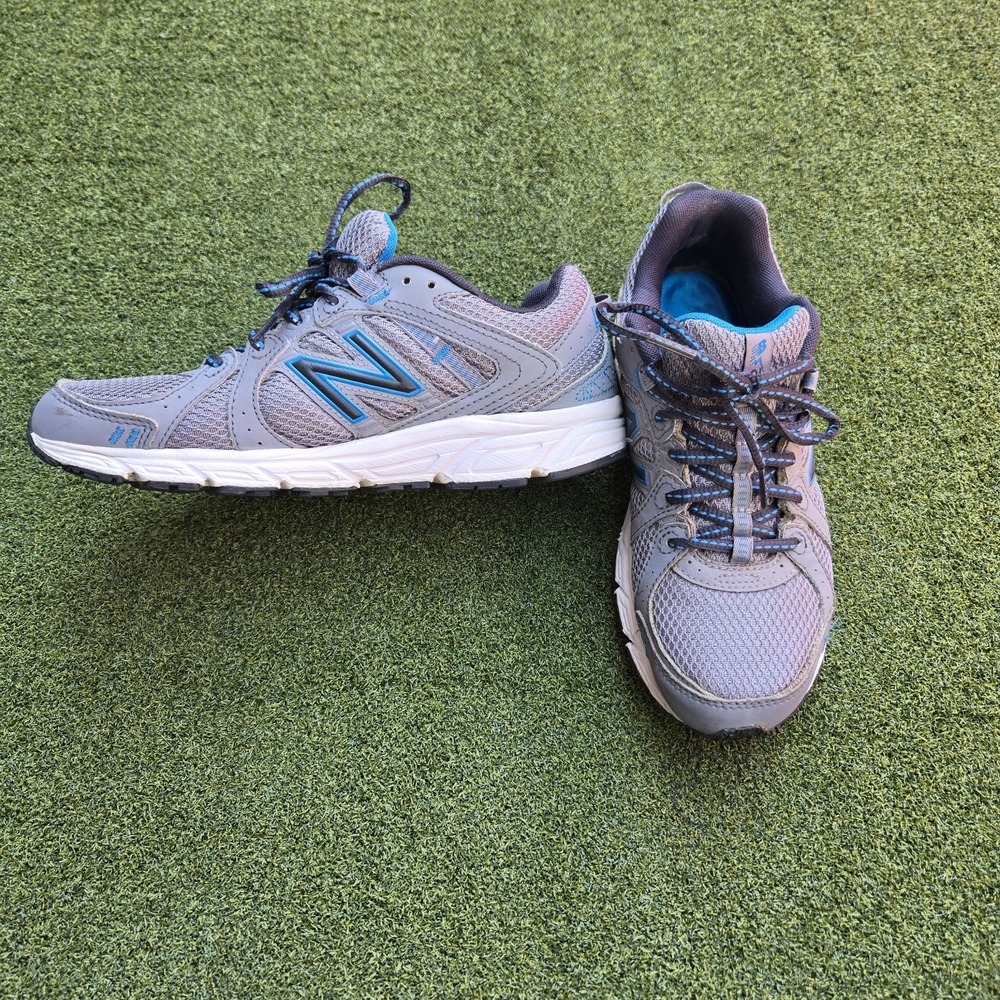 New Balance Shoes Women's 6.5 gray/Blue 402 Athletic